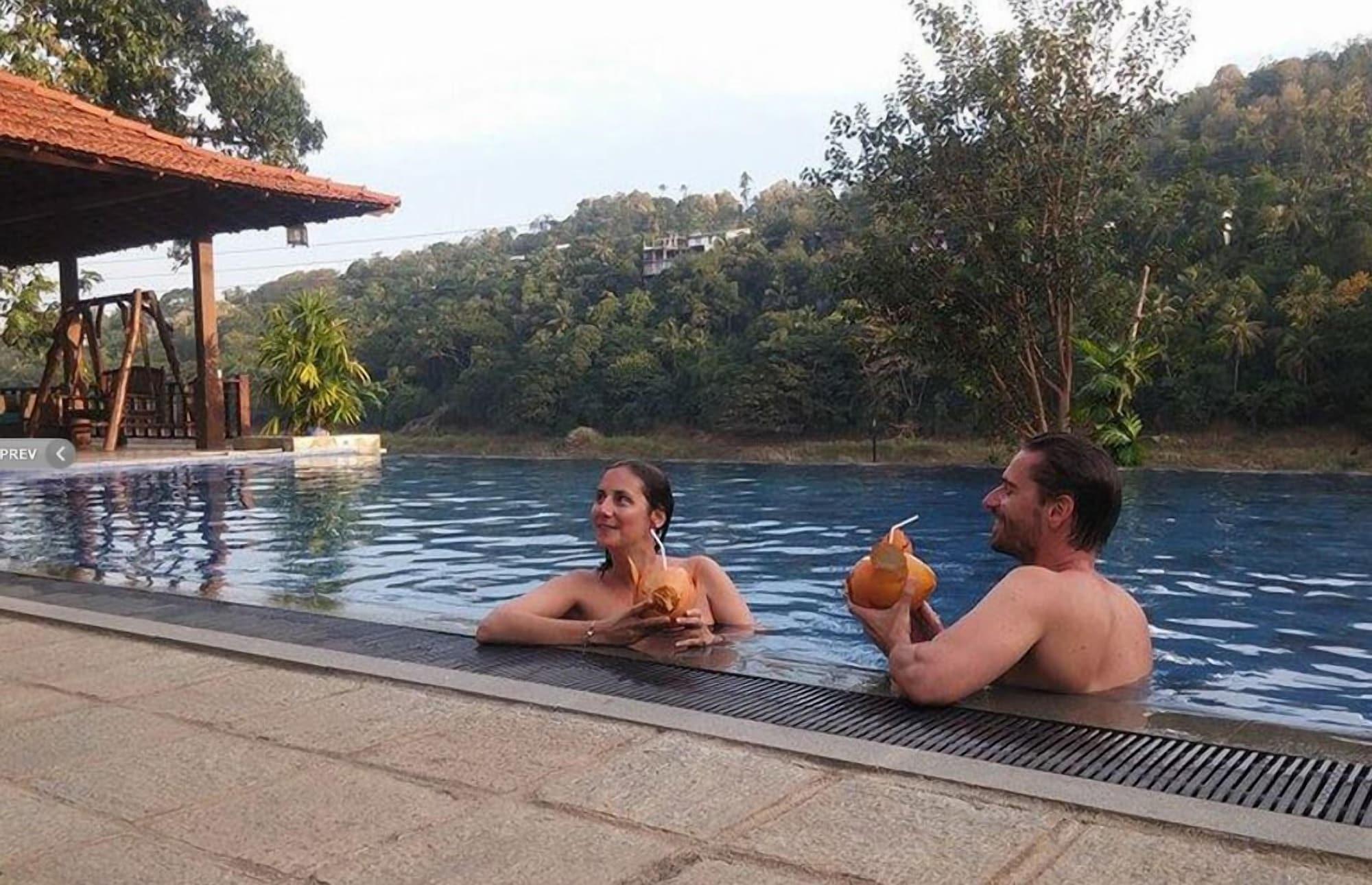Serendip Stone Hotel and Bungalow 17/41