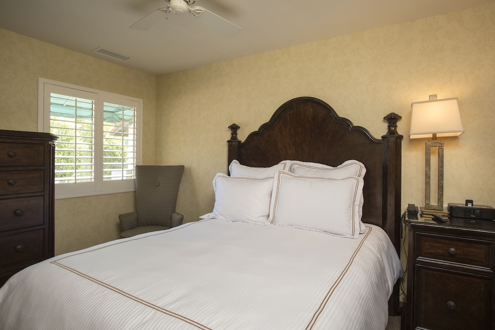 Franciscan Inn & Suites 10/40