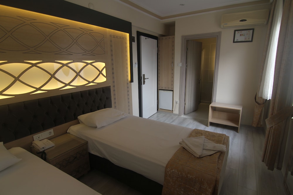 Grand Liza Hotel 19/49