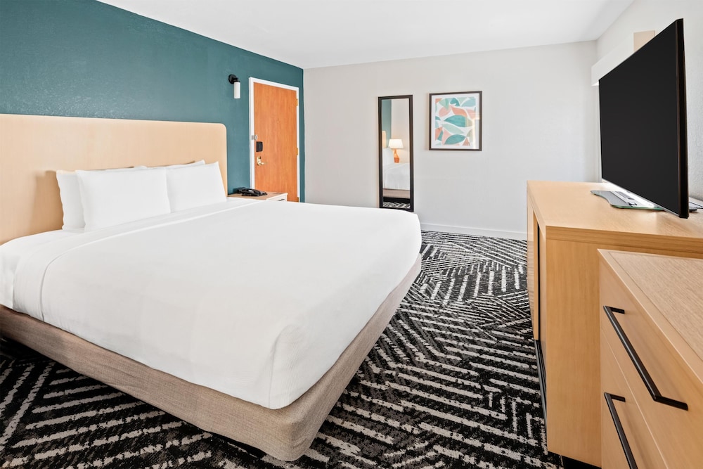 Room, King Bed, Den، Hyatt House Boston/Burlington 2/4