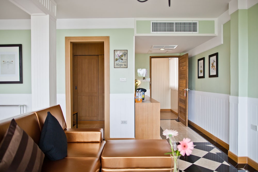 Paradise Hotel 44/64