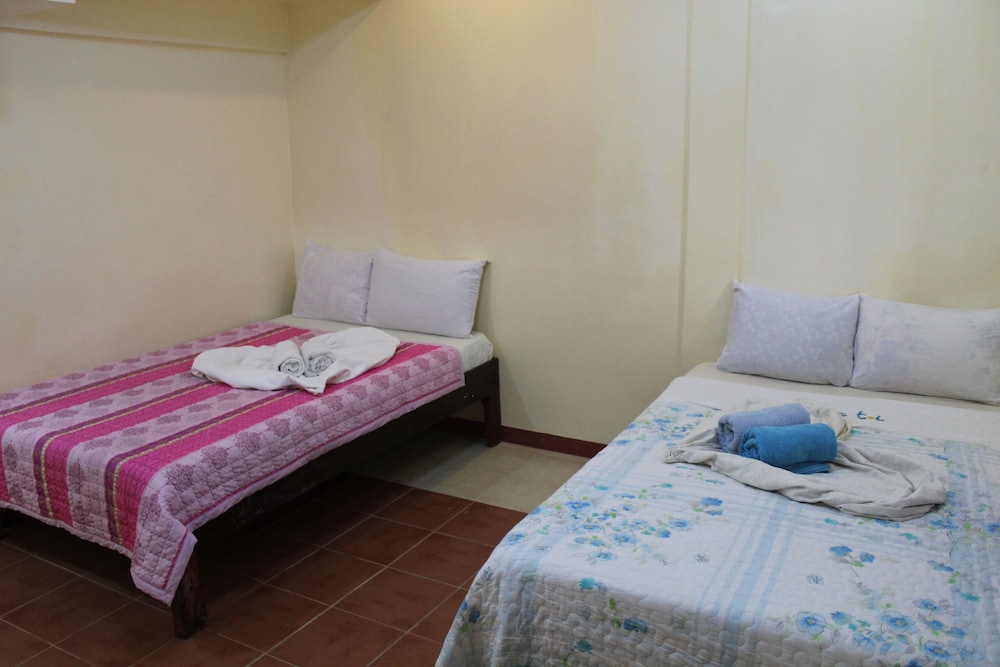 Escurel Inn 12/24