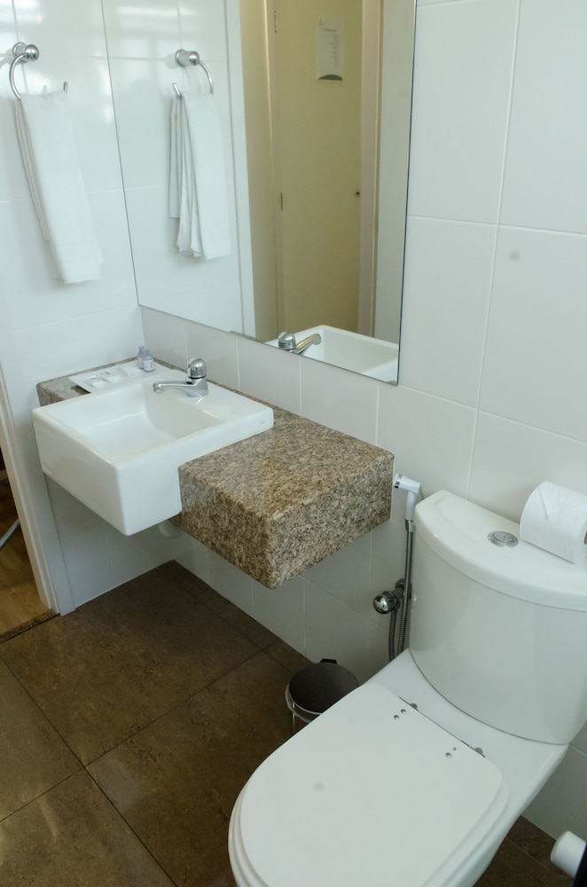 Impar Suites Expominas Hotel 49/49