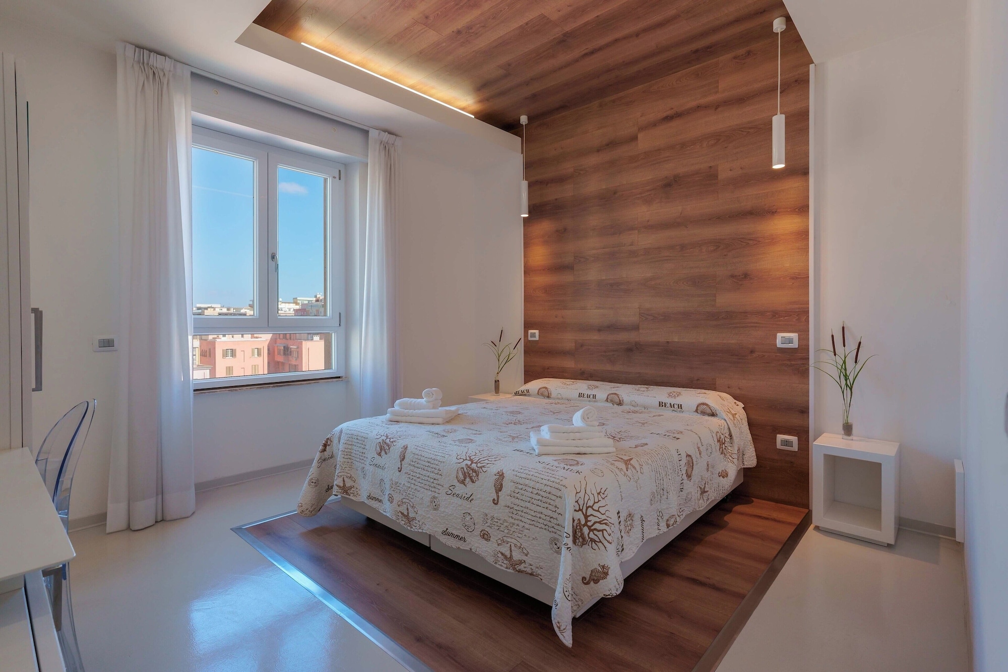 SUPERIOR, KING BED