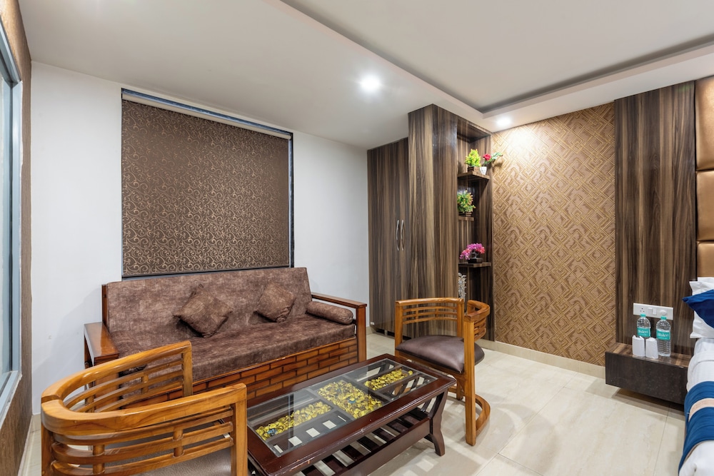 Hotel Royal Inn Igi 30/41