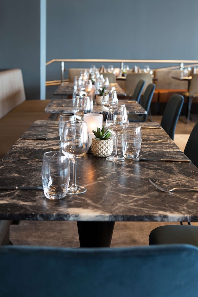 Park Inn By Radisson Oslo Airport Hotel West 40/75