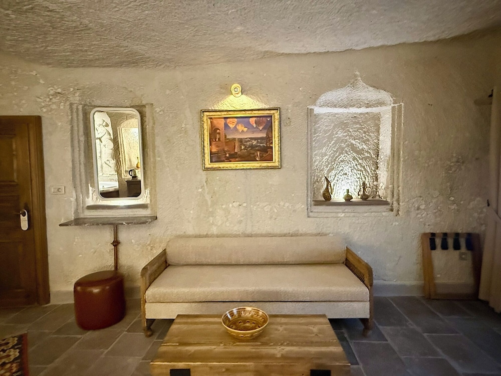 Miras Hotel 5/49