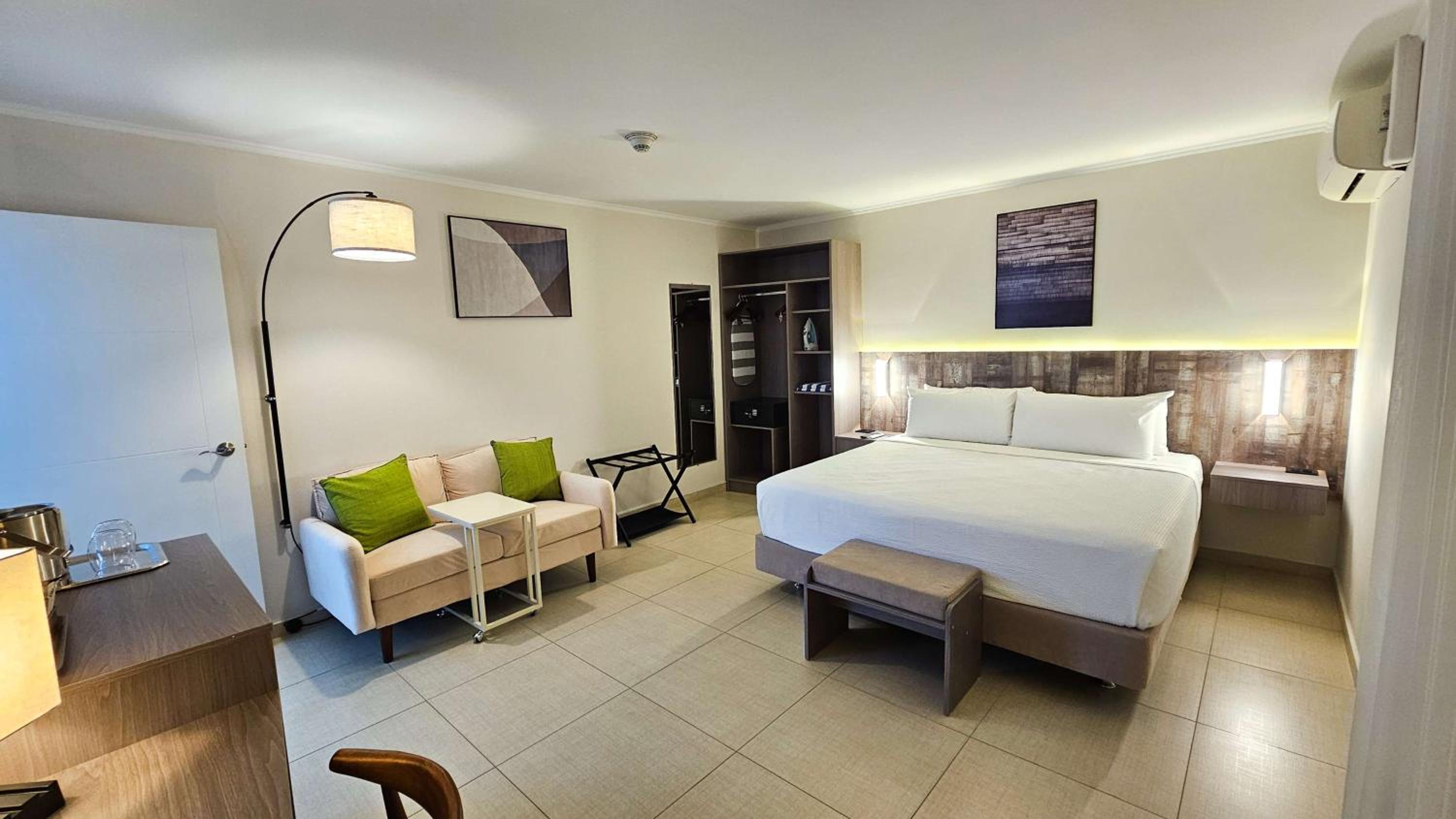 Room, King Bed, Pool View, Adult Only, Accessible