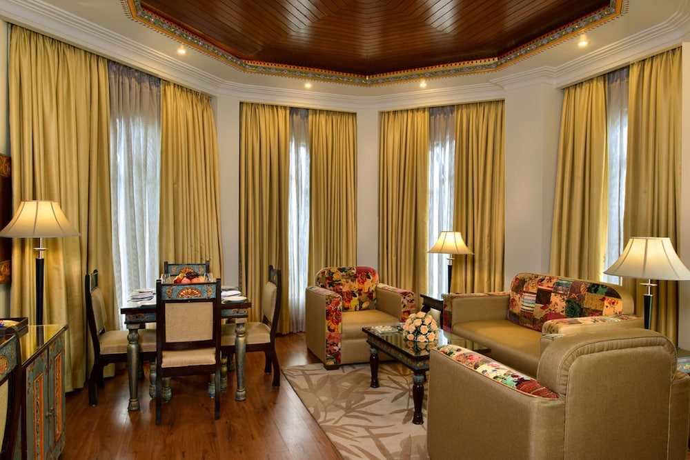 HOTEL NOORMAHAL 37/41