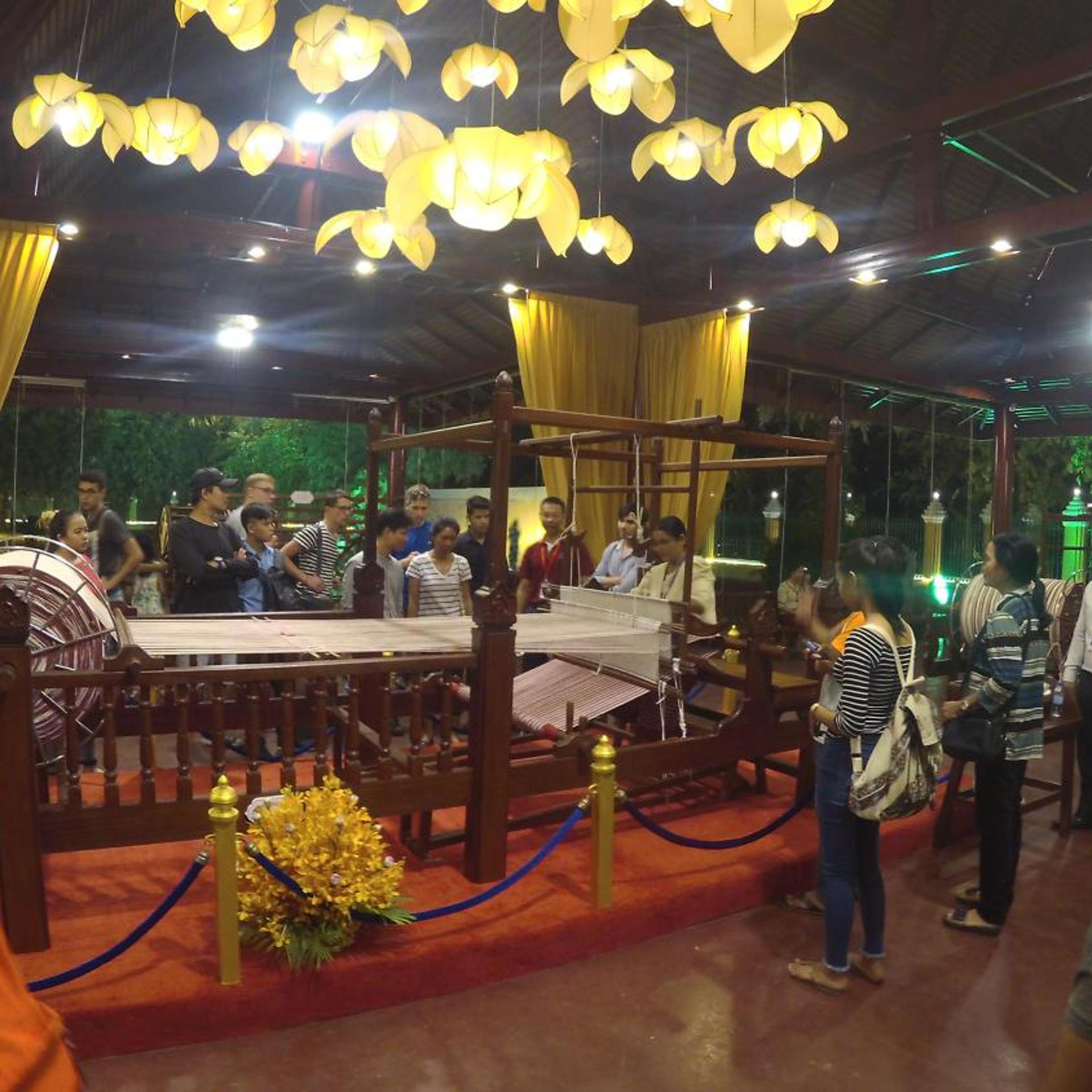 Golden Noura Villa Pub & Restaurant 37/47