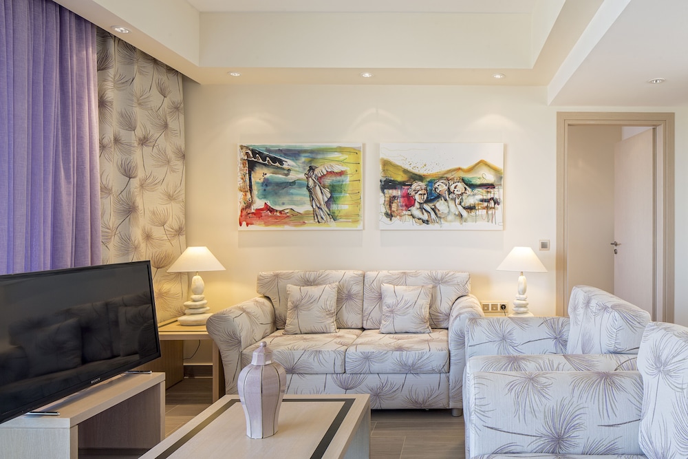 Princess Kyniska Suites 42/65