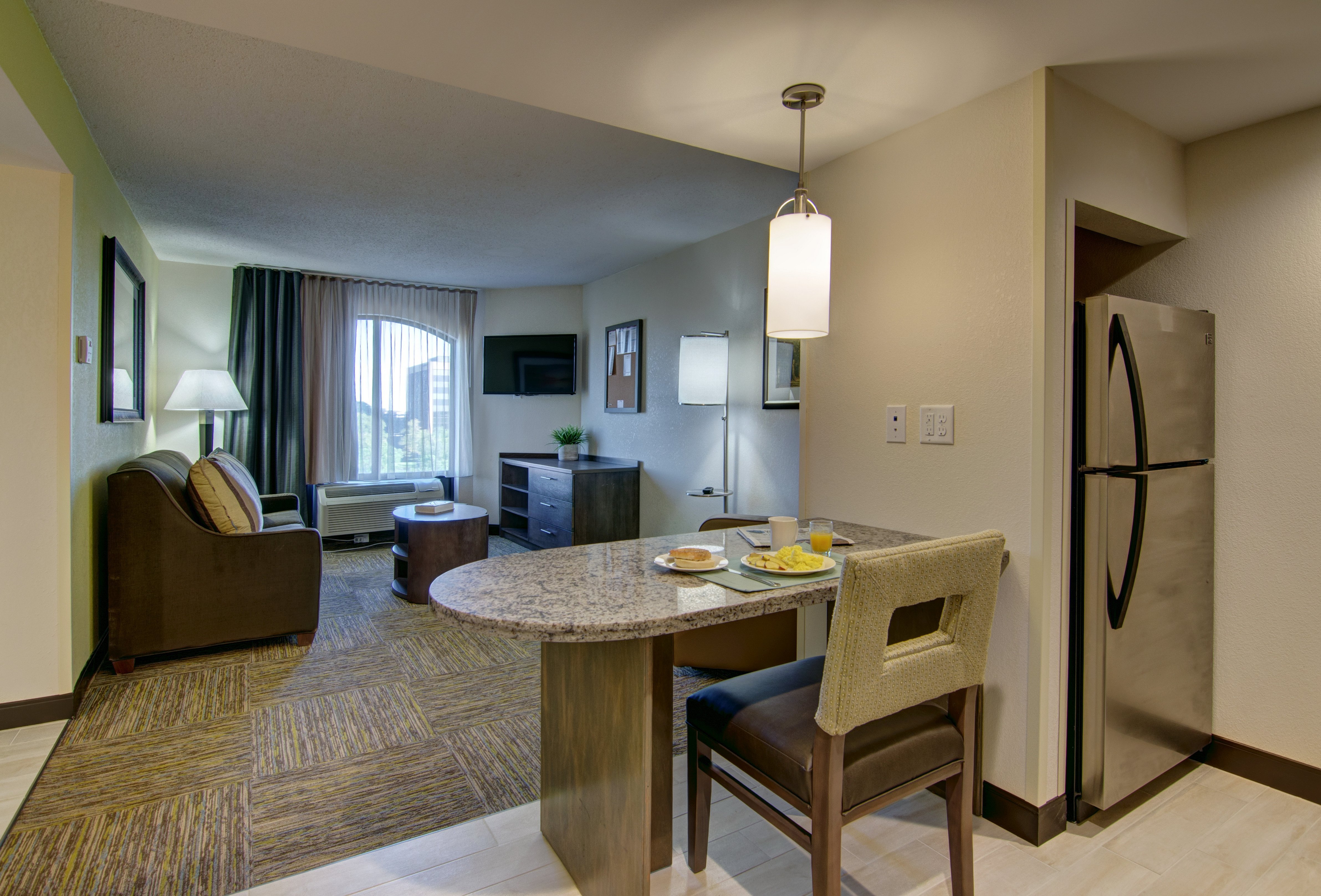 CANDLEWOOD SUITES RICHMOND - WEST BROAD 23/26