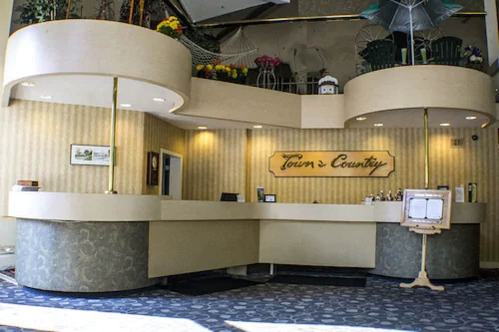 Town and Country Inn and Resort 3/50