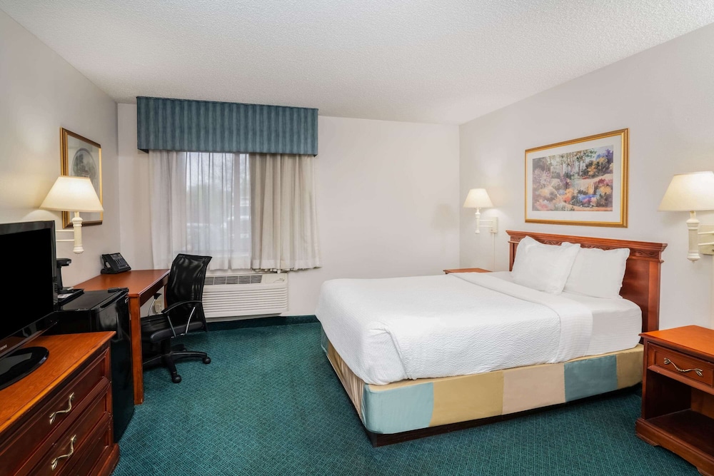 La Quinta Inn And Suites By Wyndham Nashville Franklin 14/46