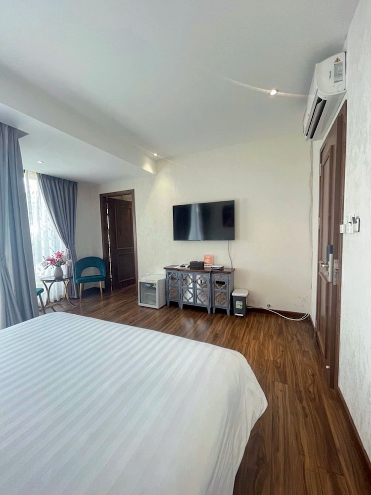 EXECUTIVE, DOUBLE BED