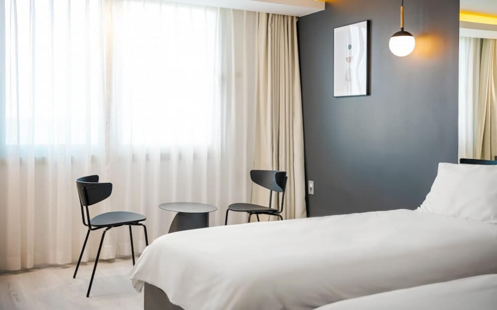 Pampas Hotel Jeju 8/16