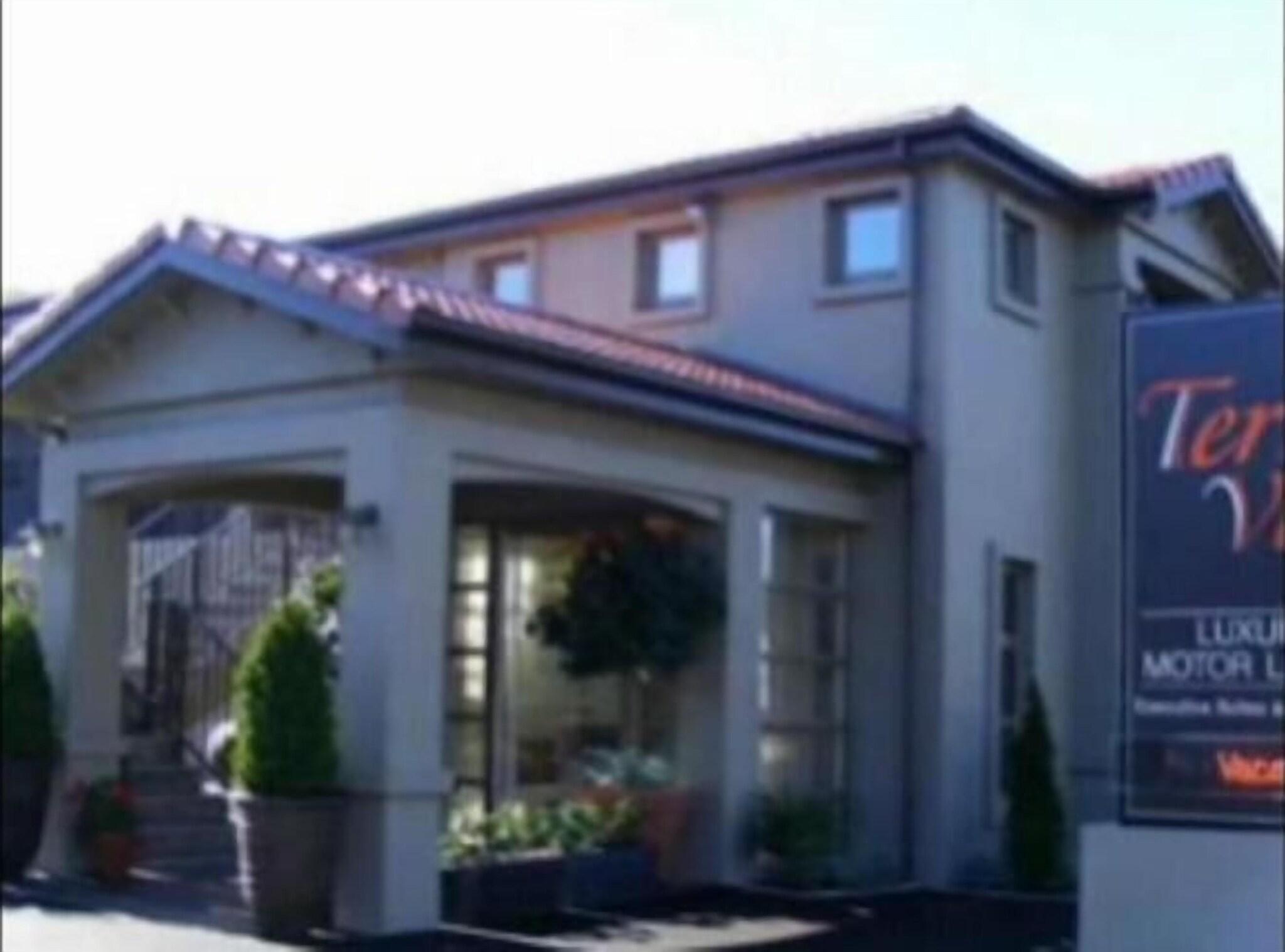 Terra Vive Luxury Suites Apartments 4/49