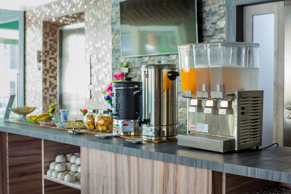Evergreen Suite Hotel 39/54