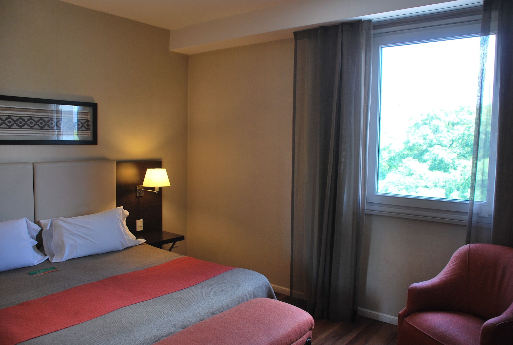 STANDARD, QUEEN BED