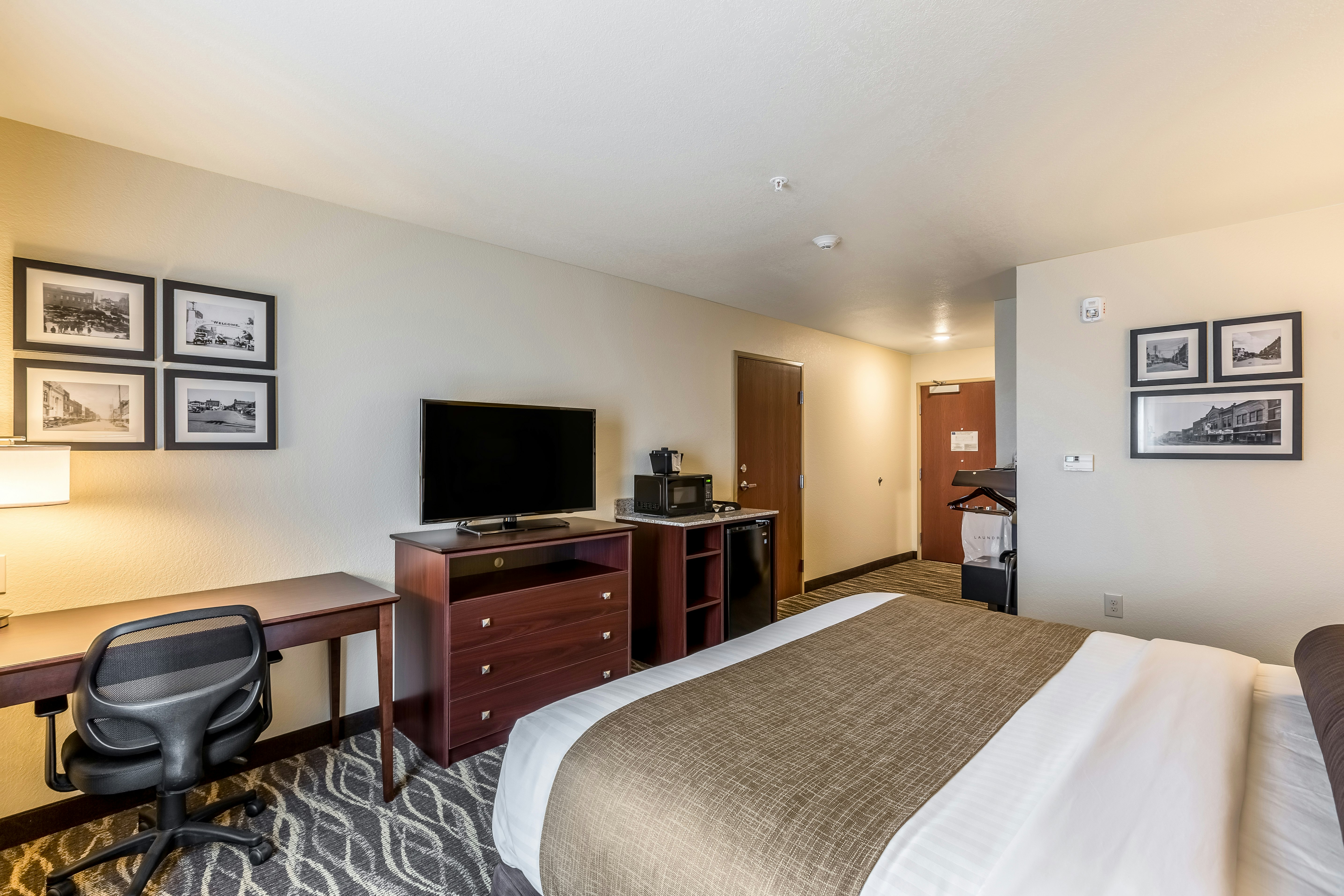 Cobblestone Hotel & Suites – Stevens Point 49/55