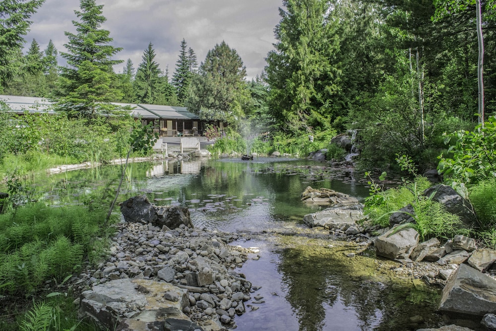 Bonners Ferry Log Inn 28/48