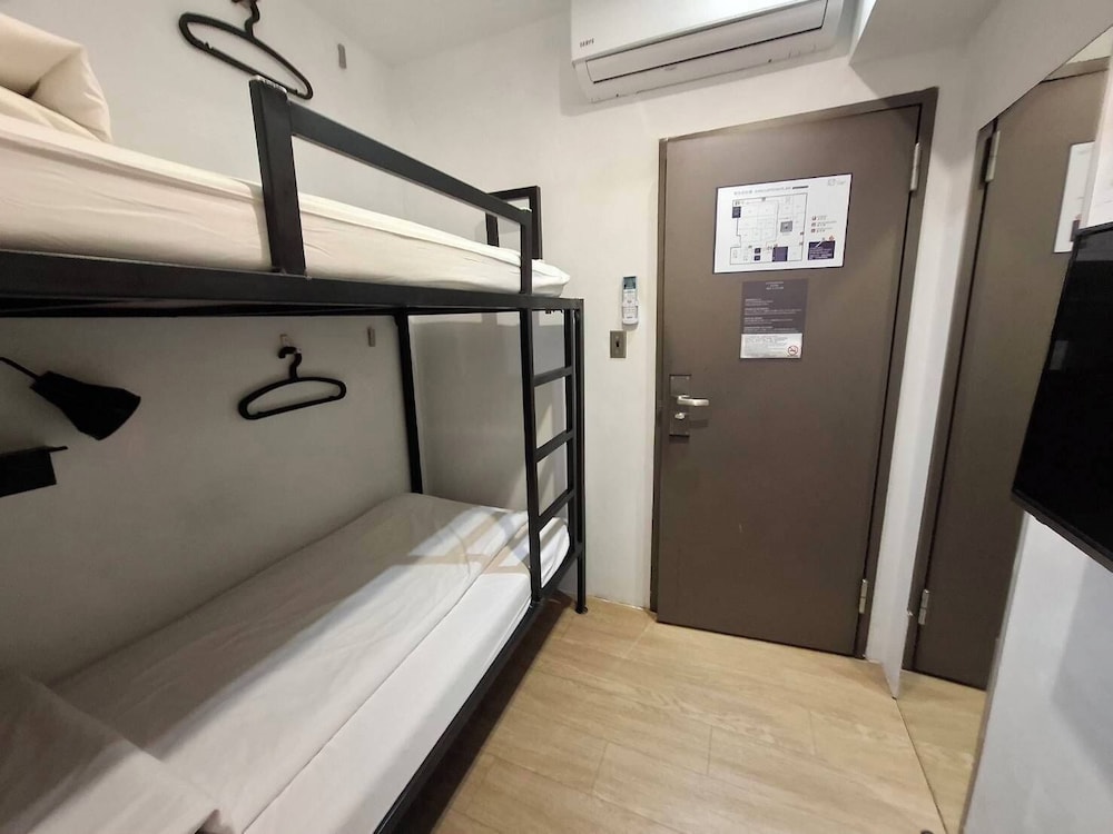 Private, Twin Beds, 2 Bunk Beds, Shared Bathroom, No Window