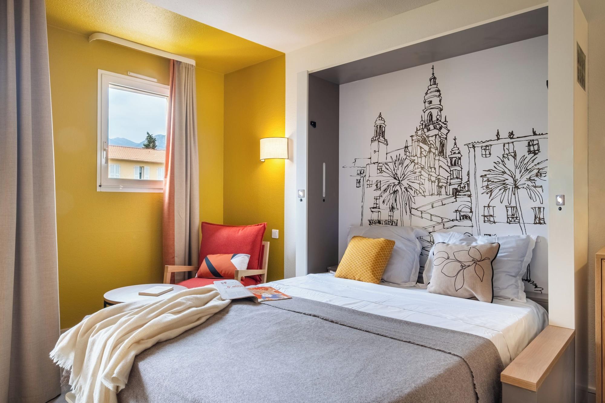 Renovated, Studio, King Bed, Balcony