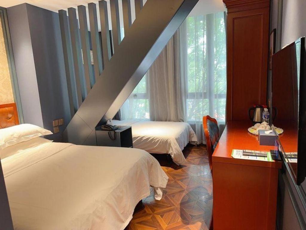 Yiting Zhenshe Hotel (Beijing Qianmen Pedestrian Street) 33/50