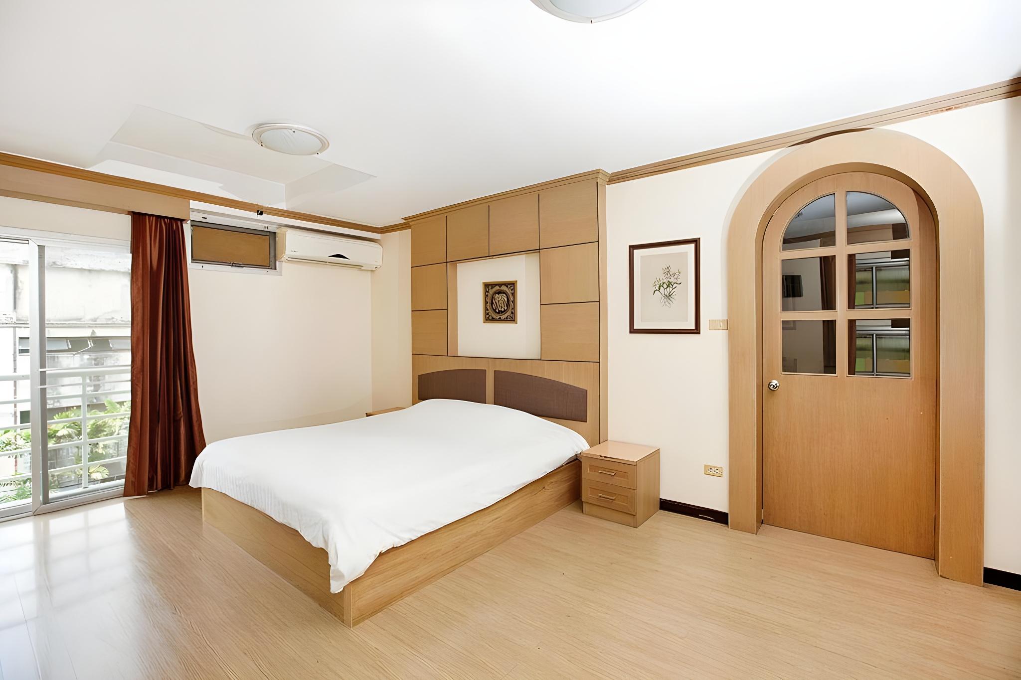 Tower, Suite, King Bed
