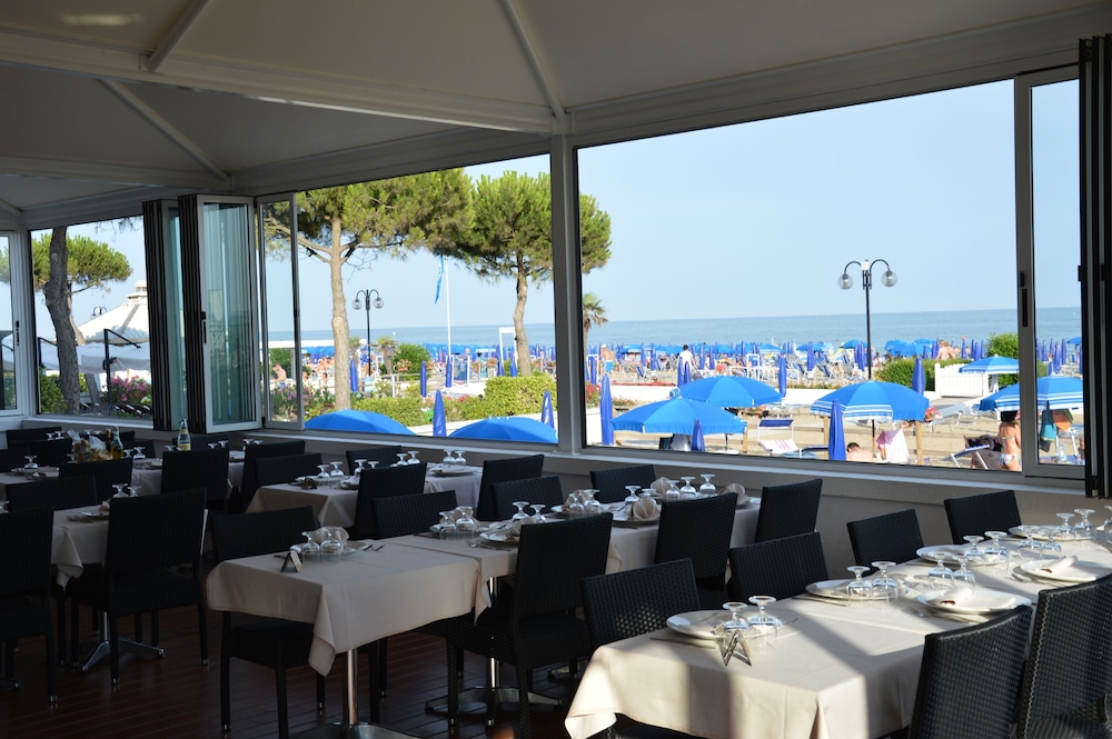 Hotel La Bussola 28/50