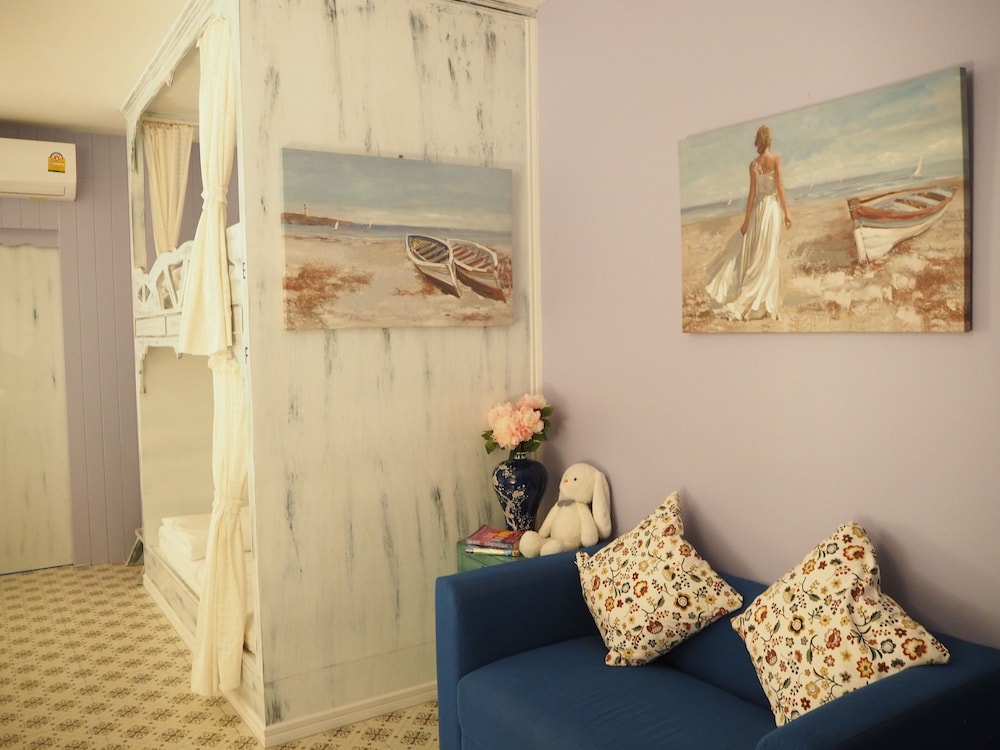 The Luna Hostel 5/50