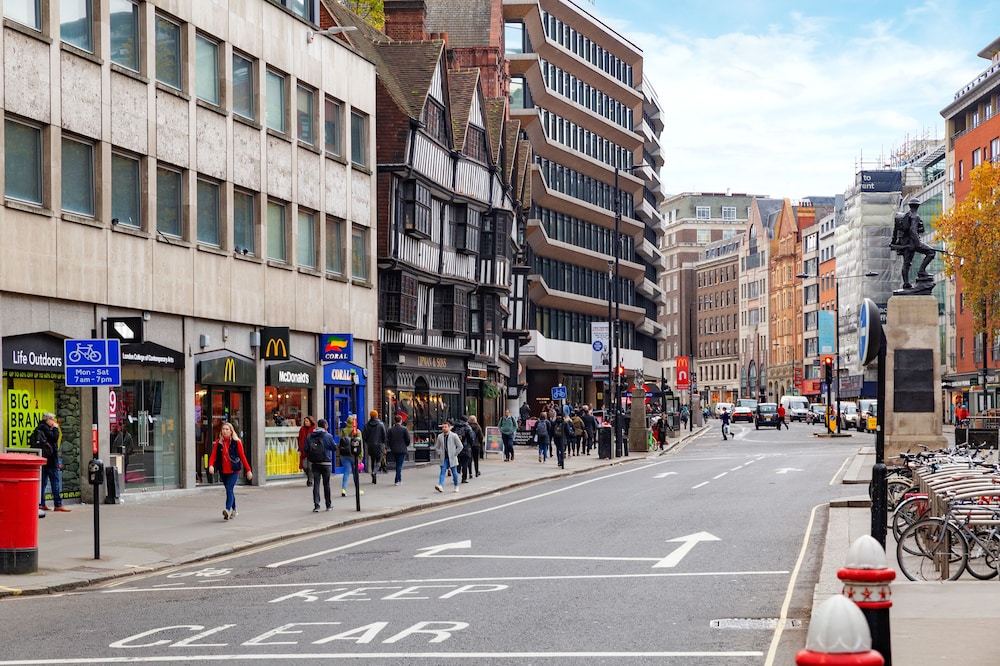 Chancery Lane Apartments by MySquare 3/35