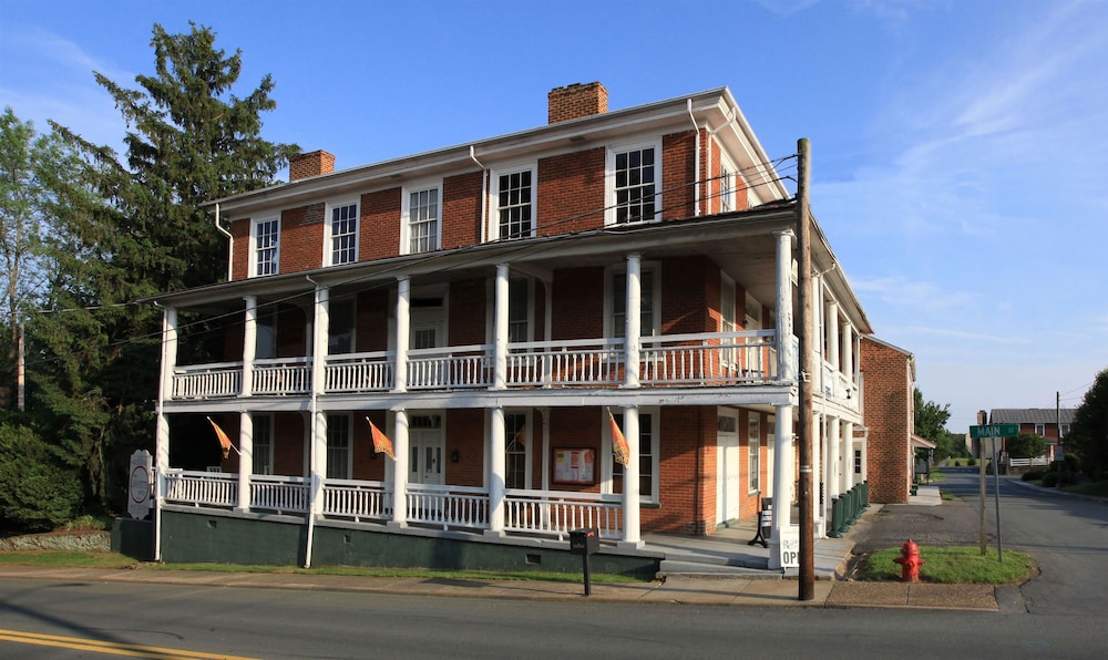 Lafayette Inn 1/66