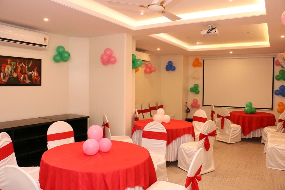 Hotel Vijay Residency 31/33
