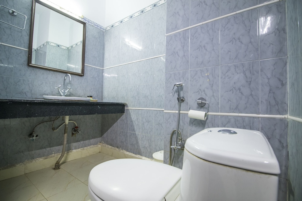 HOTEL JHANVI DALE 28/29