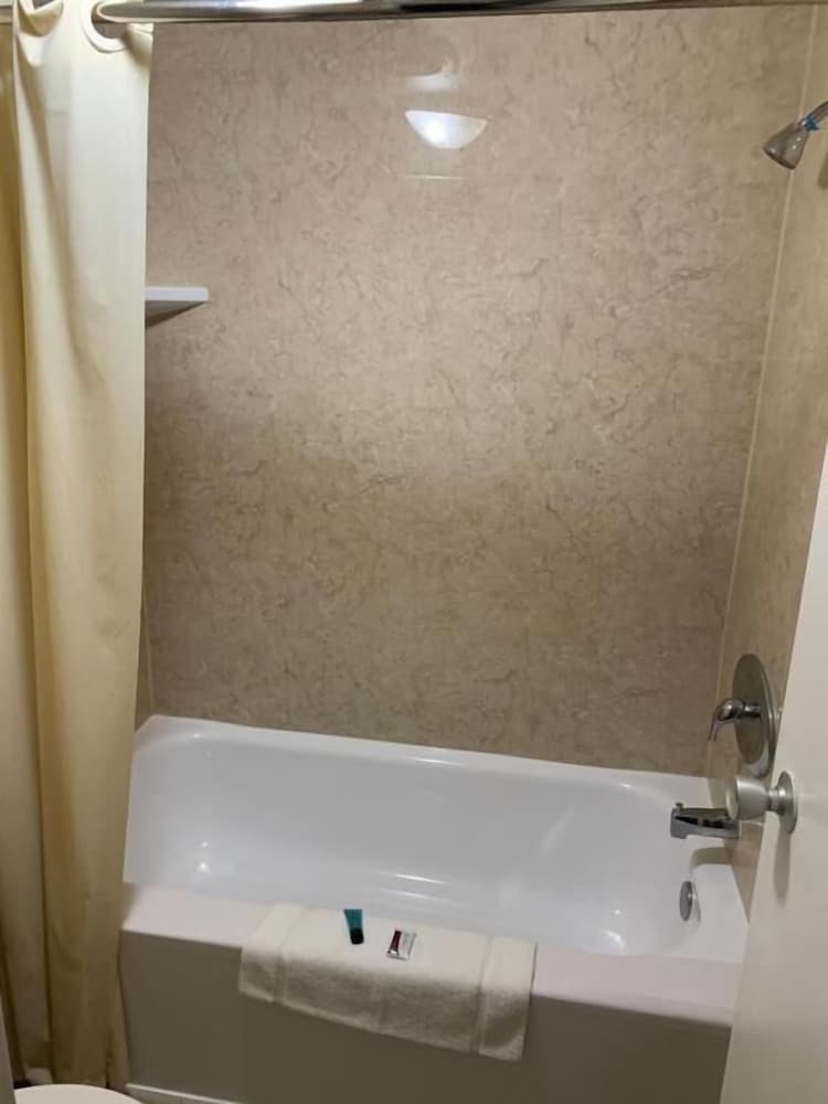 Motel6 Greenville, NC – ECU-Medical Center 54/59
