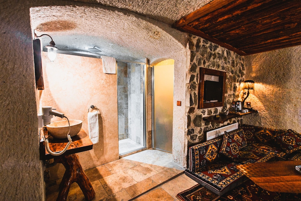 Apex Cave Hotel 30/61