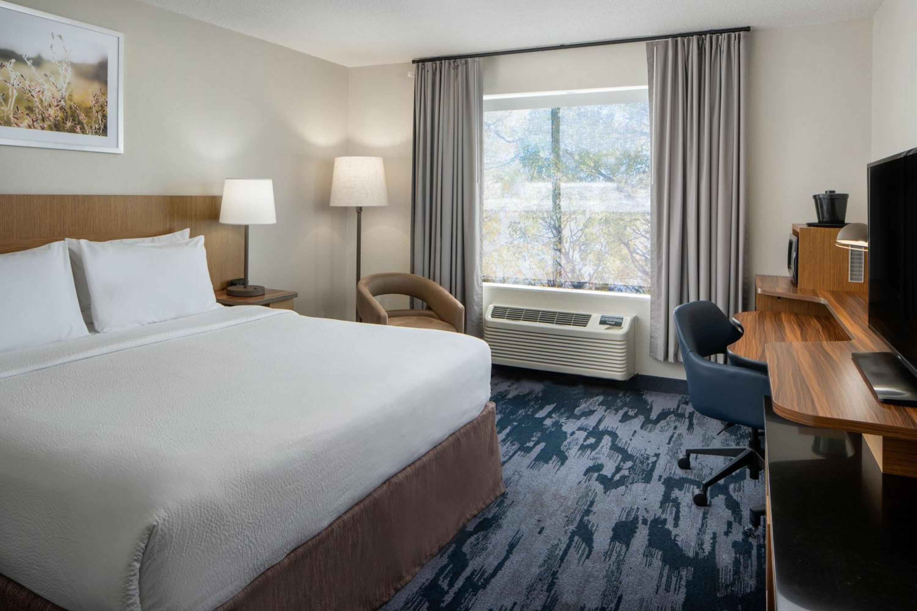 Room at Fairfield Inn Suites By Marriott Ft Myers Cape Coral, FORT MYERS - FL