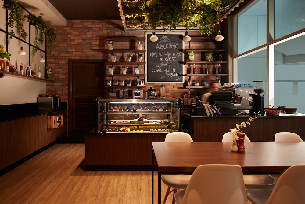 restaurant cafeteria