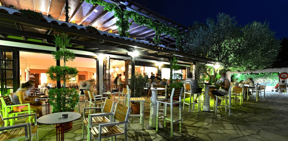 Philoxenia Hotel 10/68