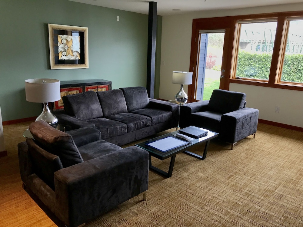Best Western Plus Hood River Inn 55/80