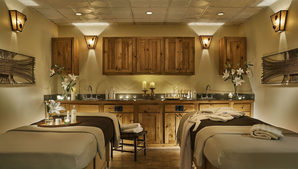 Whiteface Lodge 69/80