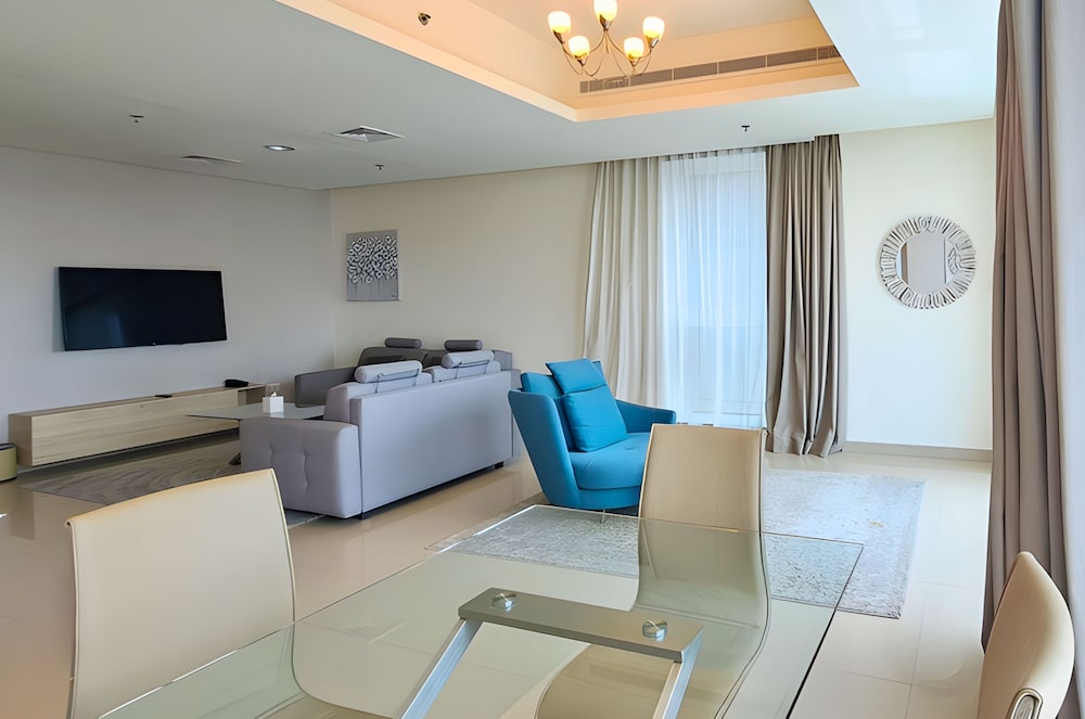 Barcelo Residences Dubai Marina 40/50
