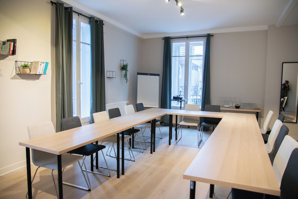 COMFORT HOTEL ACTUEL CHAMBERY CENTRE 59/71