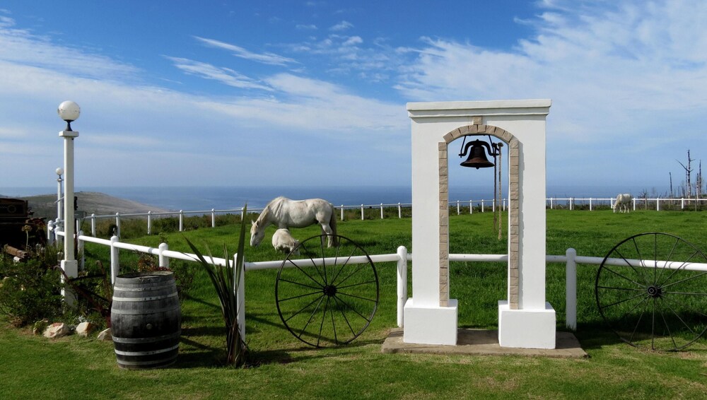 T'niqua Stable Inn 30/50