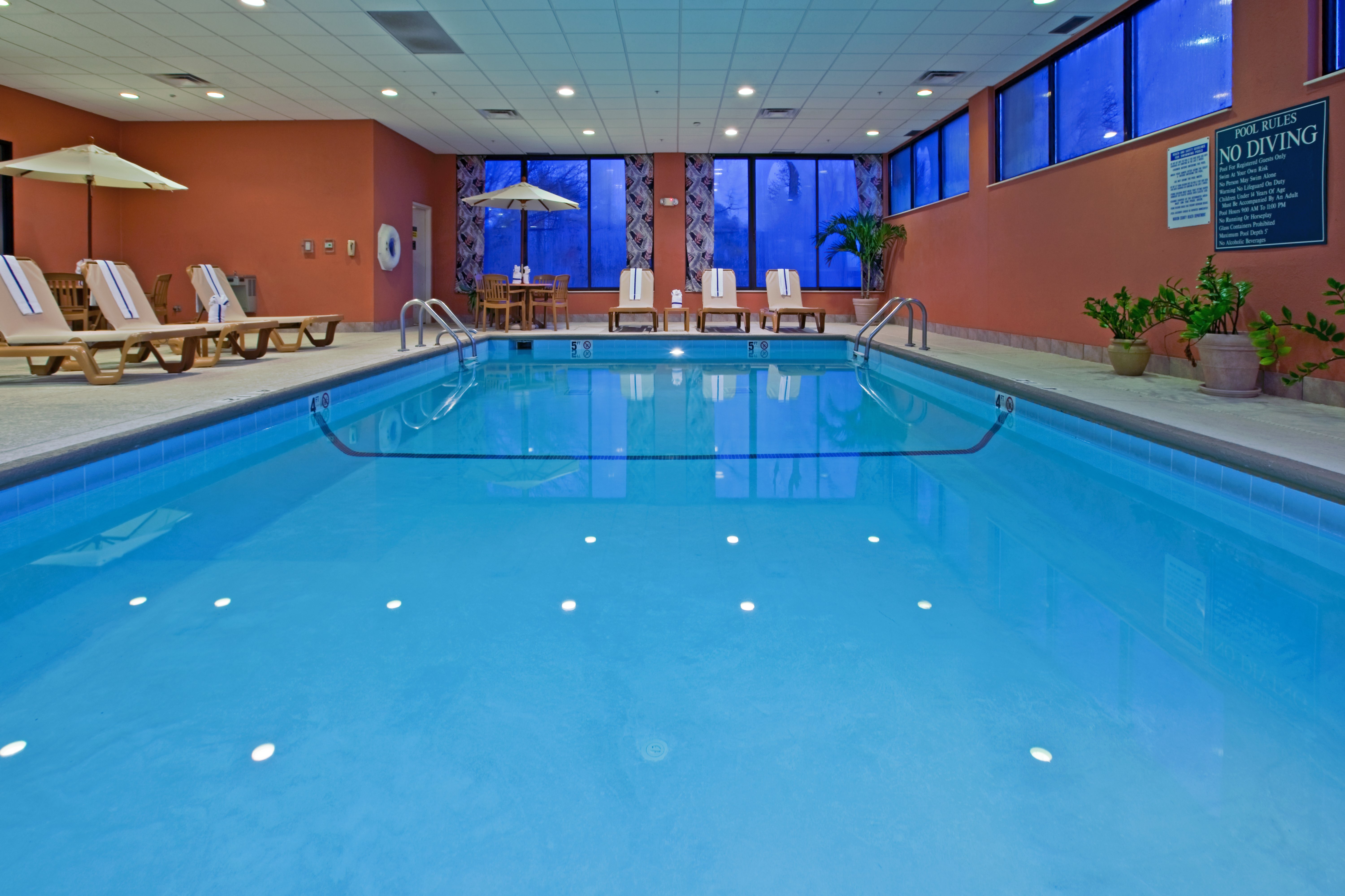 Holiday Inn Express Indianapolis South 38/54