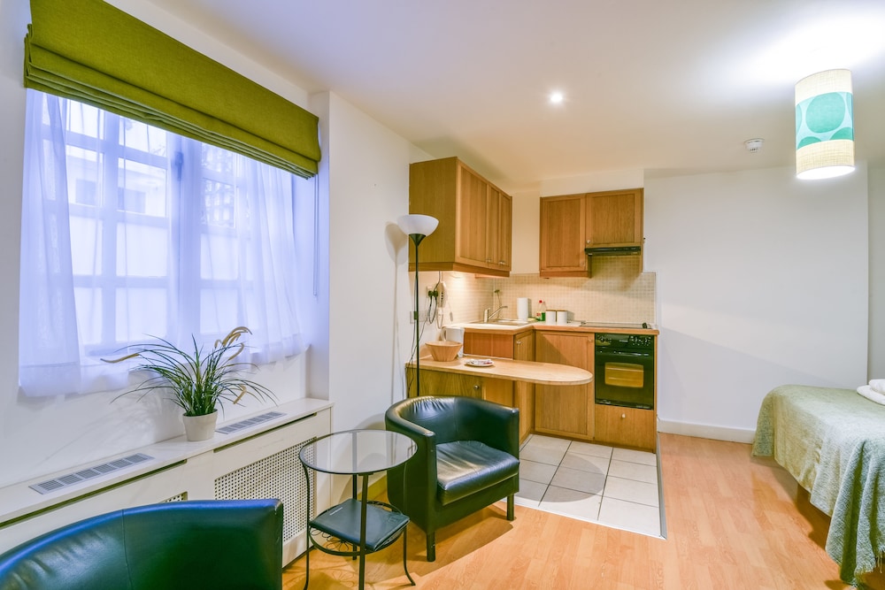 Studios 2 Let North Gower 54/75