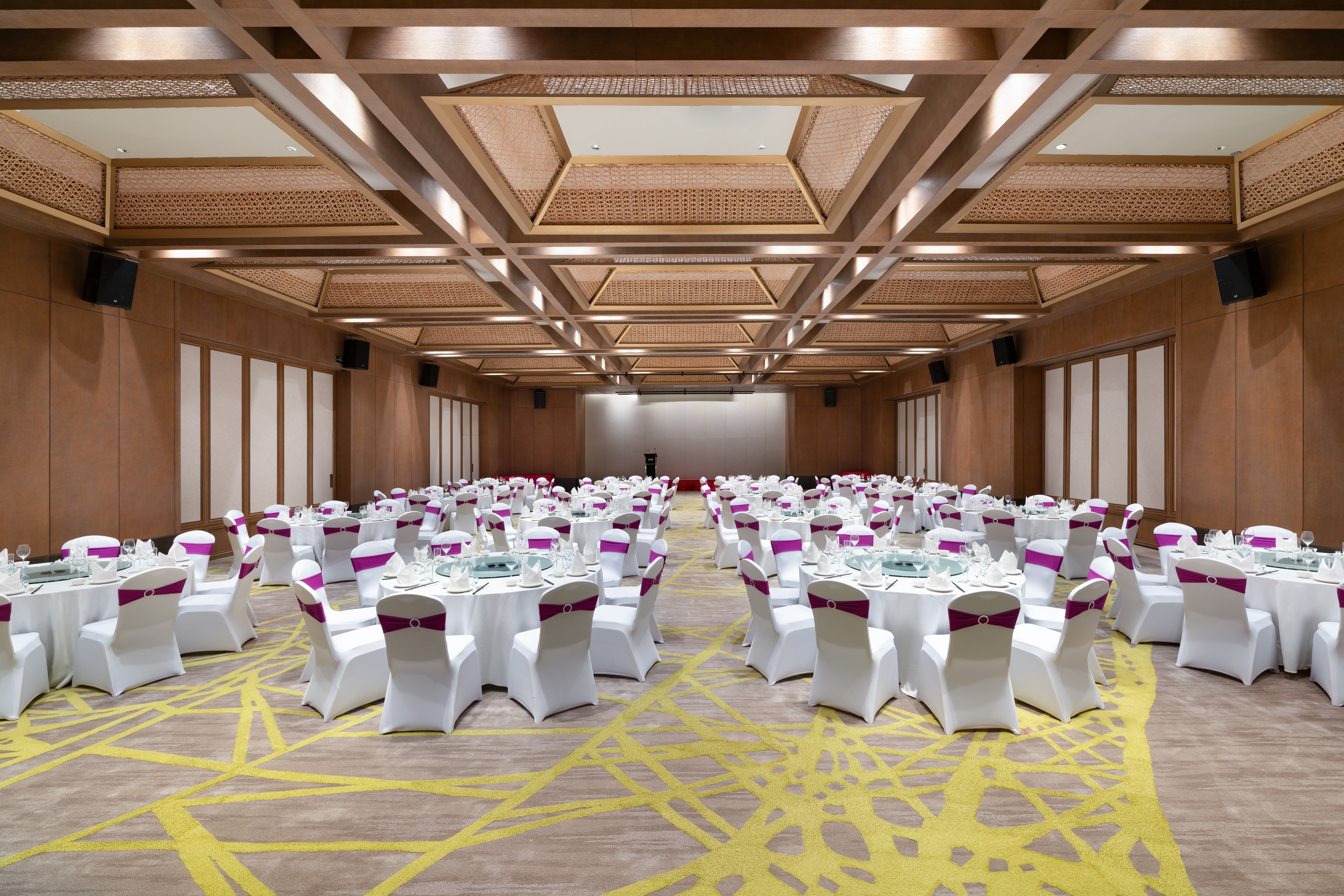 HOLIDAY INN RESORT SANYA BAY 36/50