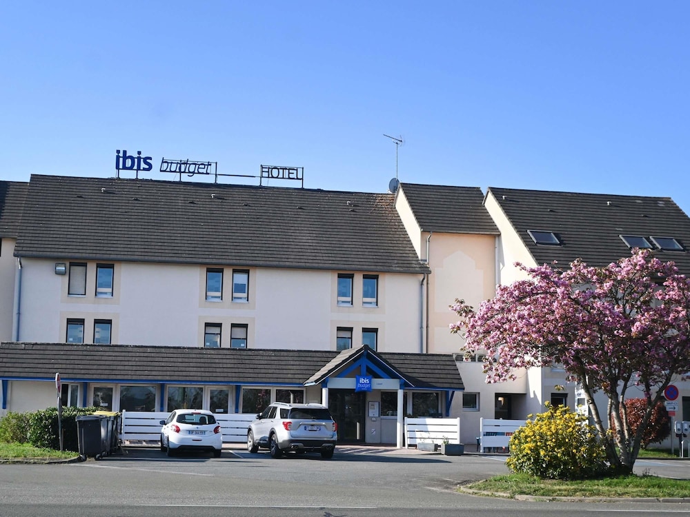 Ibis Budget Laval 8/67
