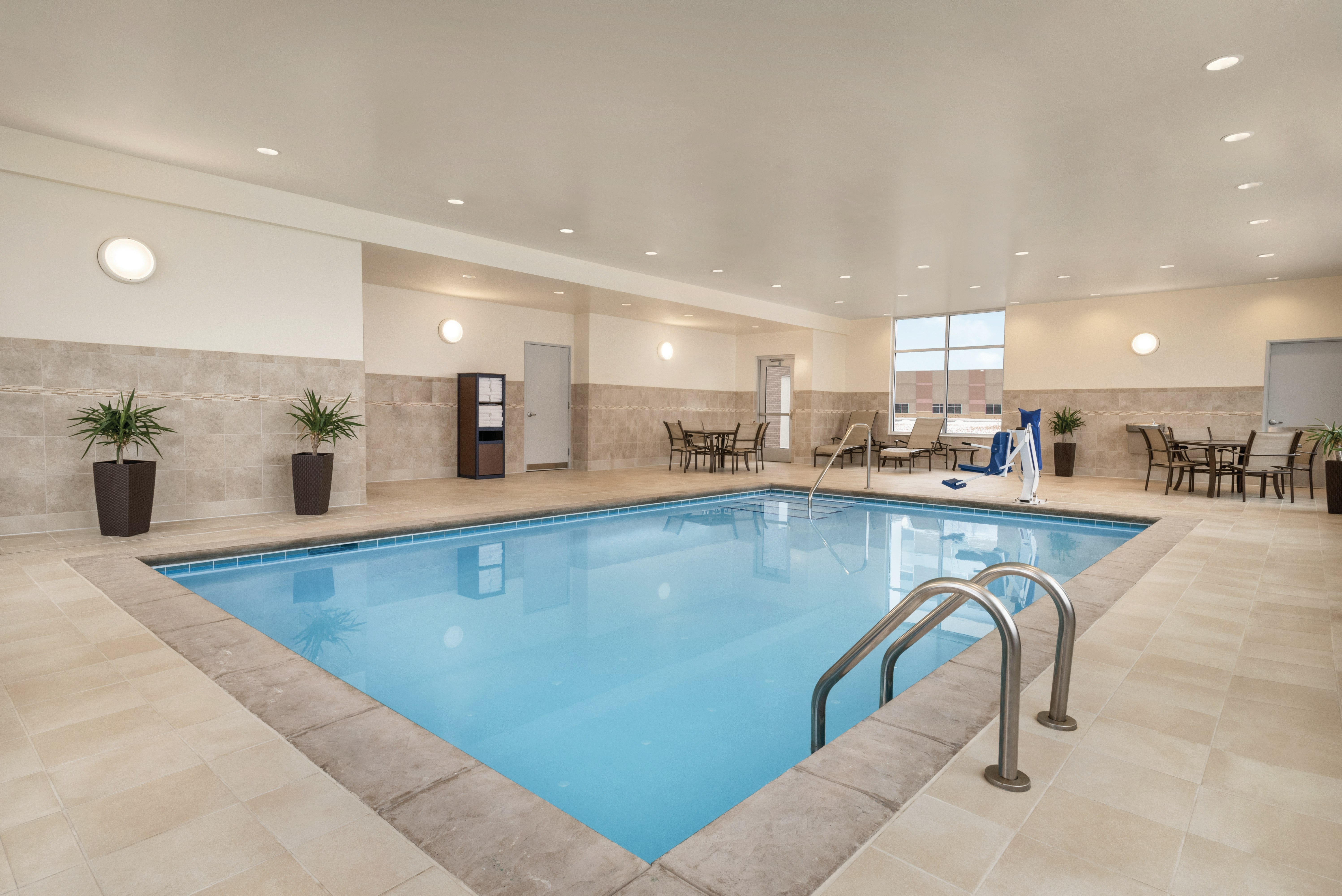 Hampton Inn Brooklyn Park, MN 15/36